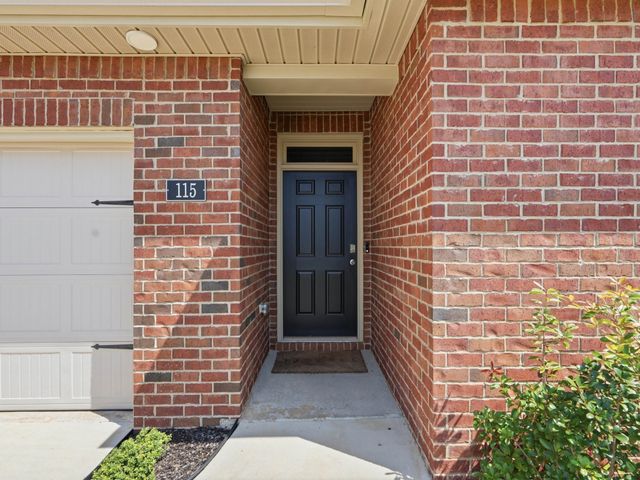 115 Settlement Dr, Huntsville, AL 35810