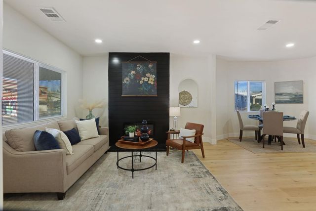 644 N Airport Way, Stockton, CA 95205