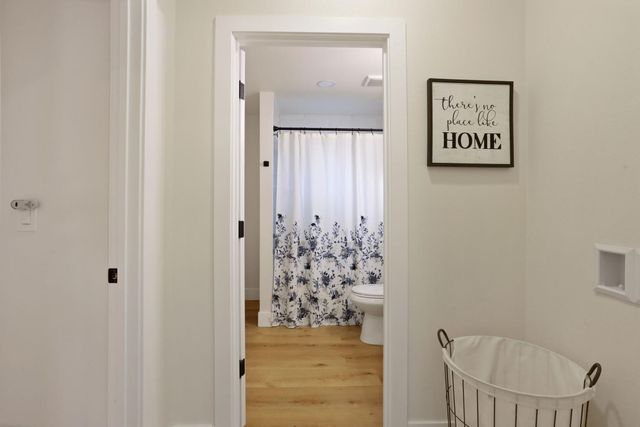 644 N Airport Way, Stockton, CA 95205