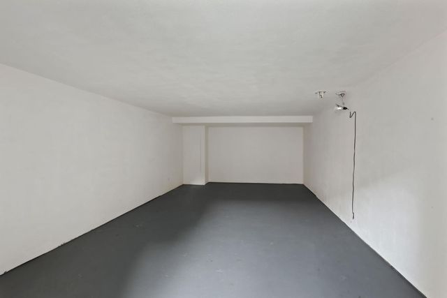 644 N Airport Way, Stockton, CA 95205