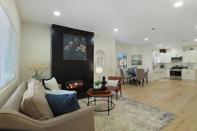 644 N Airport Way, Stockton, CA 95205