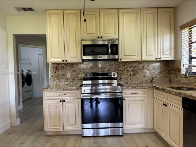 18052 S 105th Avenue S 18052, Boca Raton, FL 33498