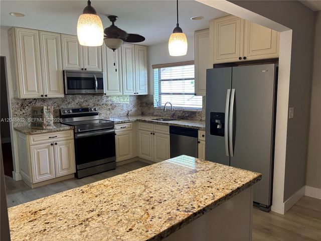 18052 S 105th Avenue S 18052, Boca Raton, FL 33498