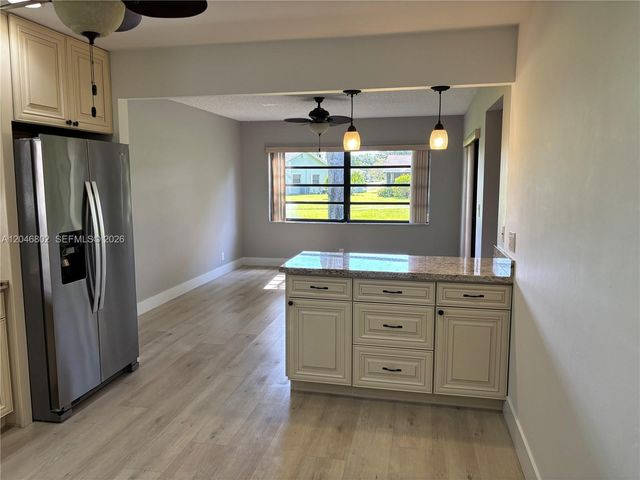 18052 S 105th Avenue S 18052, Boca Raton, FL 33498