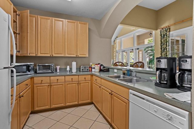 4013 VENETIAN BAY DRIVE 107, Kissimmee, FL 34741