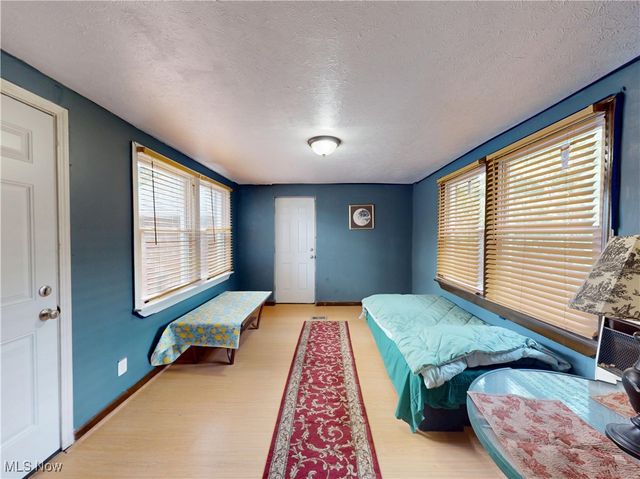 2374 Traymore Road, University Heights, OH 44118