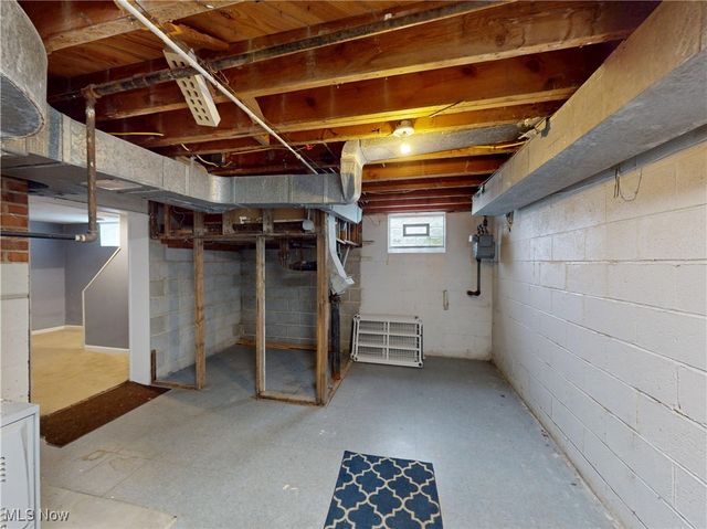 2374 Traymore Road, University Heights, OH 44118