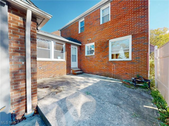 2374 Traymore Road, University Heights, OH 44118