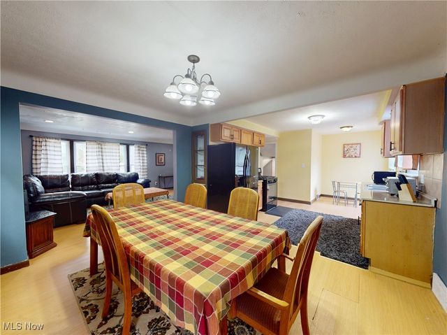 2374 Traymore Road, University Heights, OH 44118