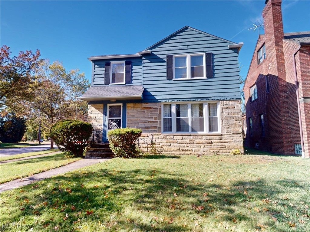 2374 Traymore Road, University Heights, OH 44118