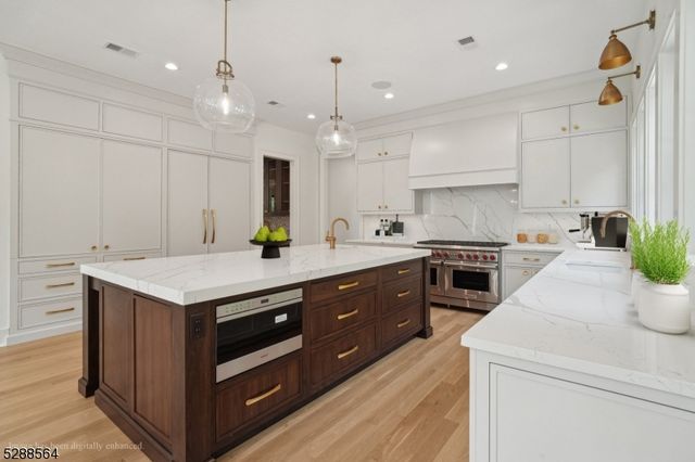 11 Addison Dr, Millburn Twp., NJ 07078