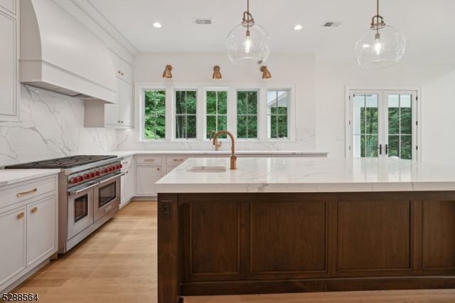 11 Addison Dr, Millburn Twp., NJ 07078