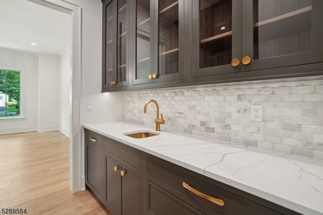 11 Addison Dr, Millburn Twp., NJ 07078