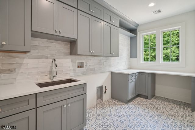 11 Addison Dr, Millburn Twp., NJ 07078