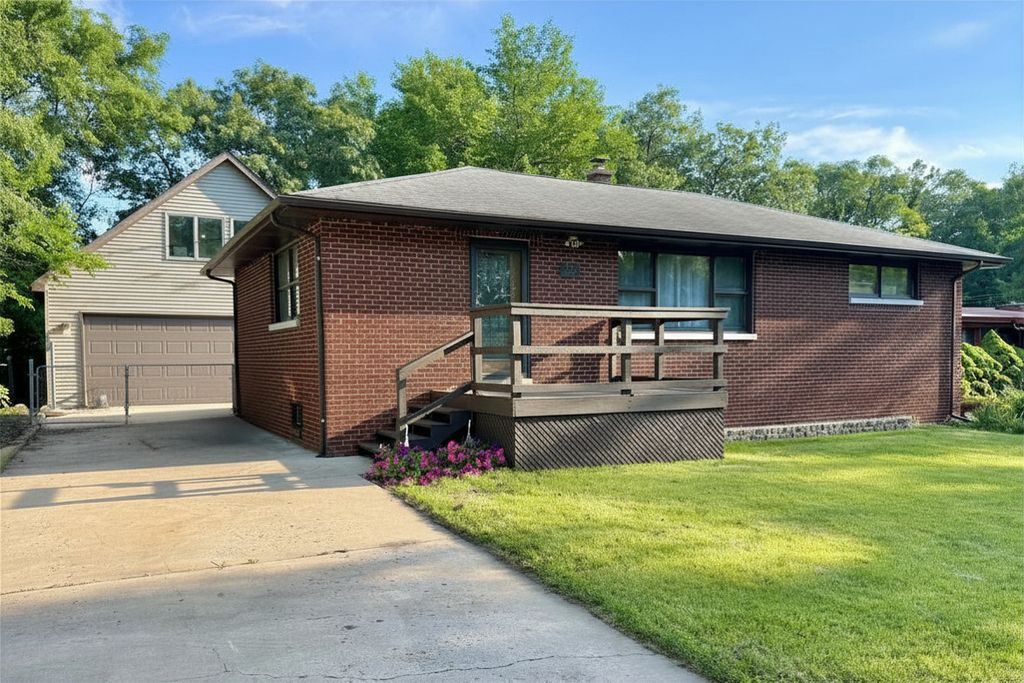 8223 Maple Avenue, Gary, IN 46403