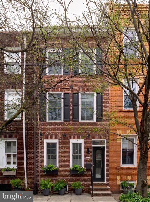 920 ELLSWORTH ST, PHILADELPHIA, PA 19147 — exterior