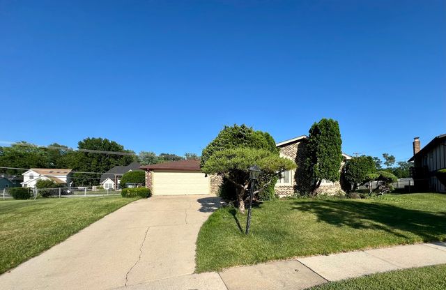 18921 Oakwood Court, Country Club Hills, IL 60478