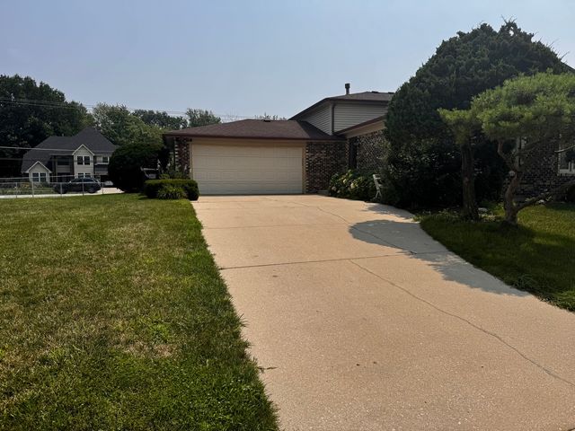 18921 Oakwood Court, Country Club Hills, IL 60478