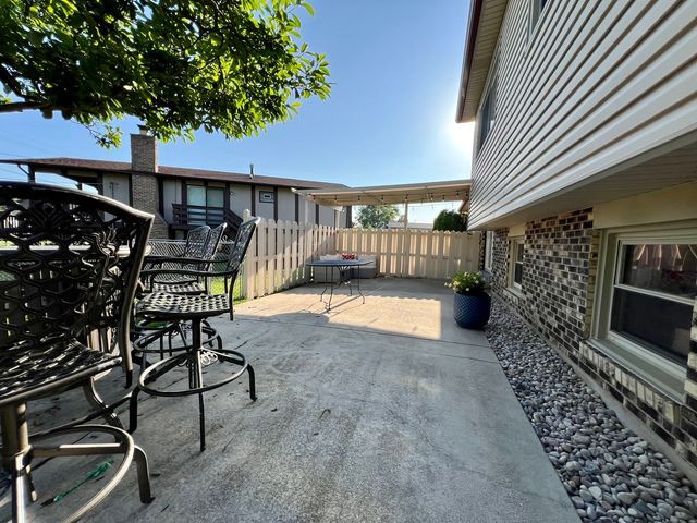 18921 Oakwood Court, Country Club Hills, IL 60478