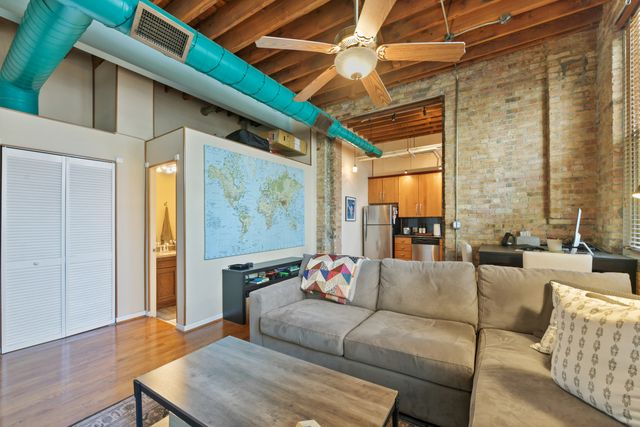 2510 N WAYNE Avenue 210, Chicago, IL 60614