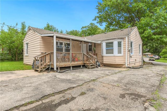 510 S Ralston Avenue, Sugar Creek, MO 64054