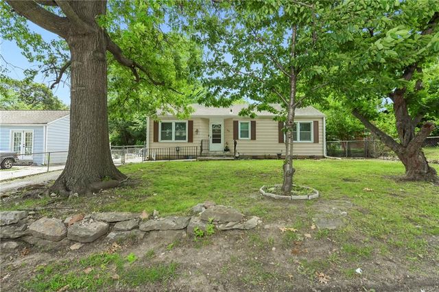510 S Ralston Avenue, Sugar Creek, MO 64054
