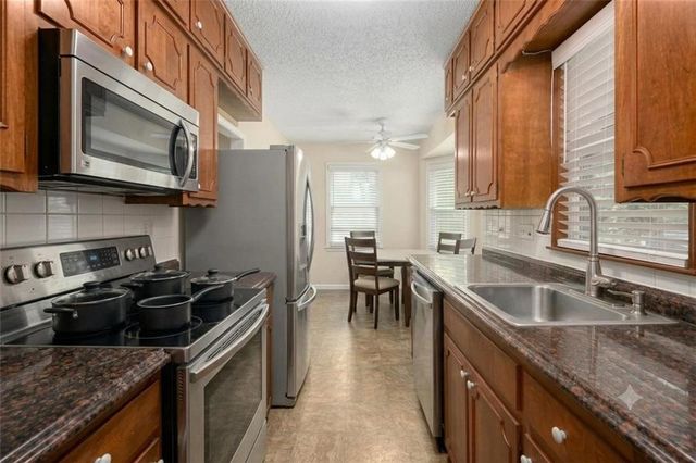 510 S Ralston Avenue, Sugar Creek, MO 64054