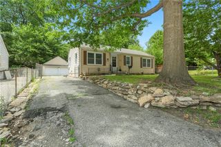 510 S Ralston Avenue, Sugar Creek, MO 64054