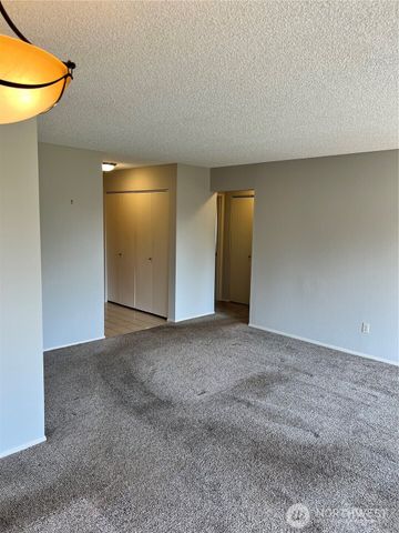 10628 Glen Acres Dr S, Seattle, WA 98168