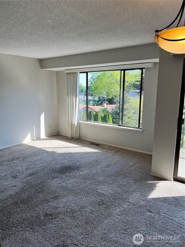 10628 Glen Acres Dr S, Seattle, WA 98168
