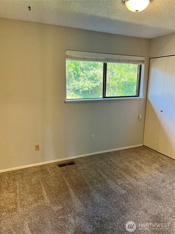 10628 Glen Acres Dr S, Seattle, WA 98168