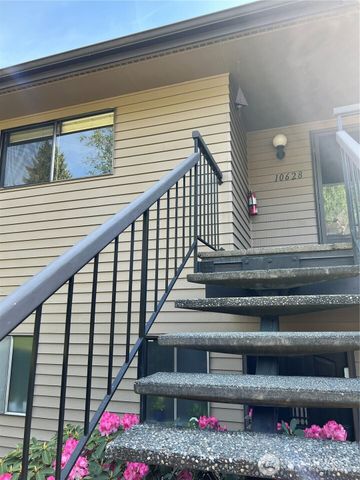 10628 Glen Acres Dr S, Seattle, WA 98168
