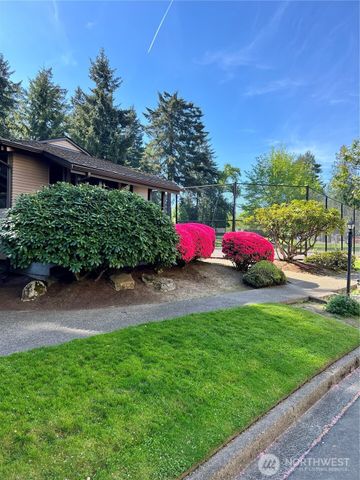 10628 Glen Acres Dr S, Seattle, WA 98168