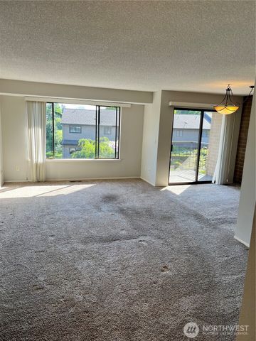 10628 Glen Acres Dr S, Seattle, WA 98168