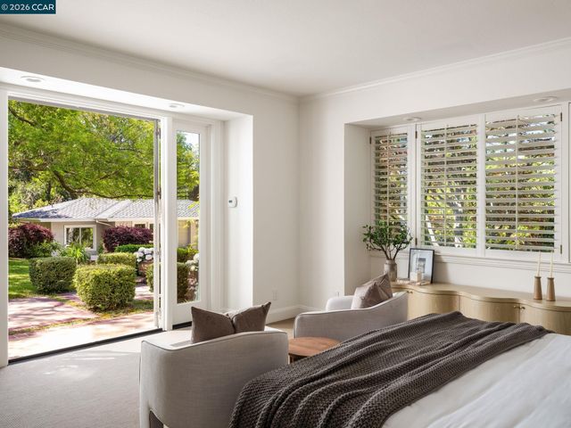 8 Sycamore Rd, Orinda, CA 94563