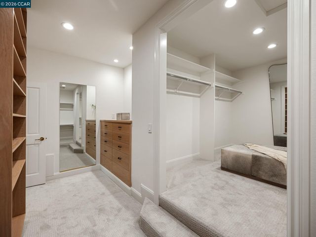 8 Sycamore Rd, Orinda, CA 94563