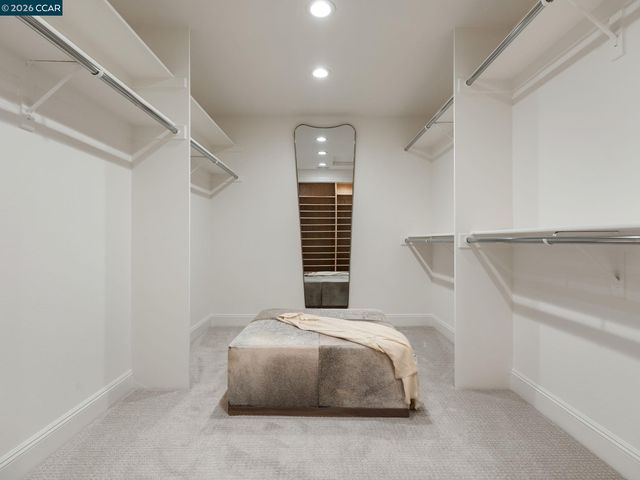 8 Sycamore Rd, Orinda, CA 94563