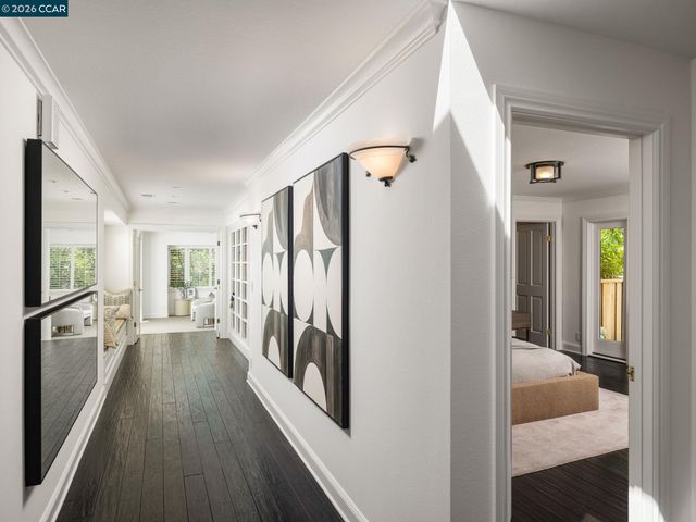 8 Sycamore Rd, Orinda, CA 94563