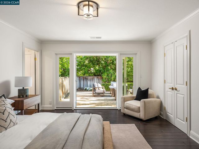 8 Sycamore Rd, Orinda, CA 94563