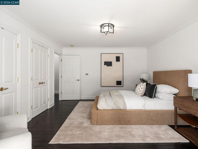 8 Sycamore Rd, Orinda, CA 94563