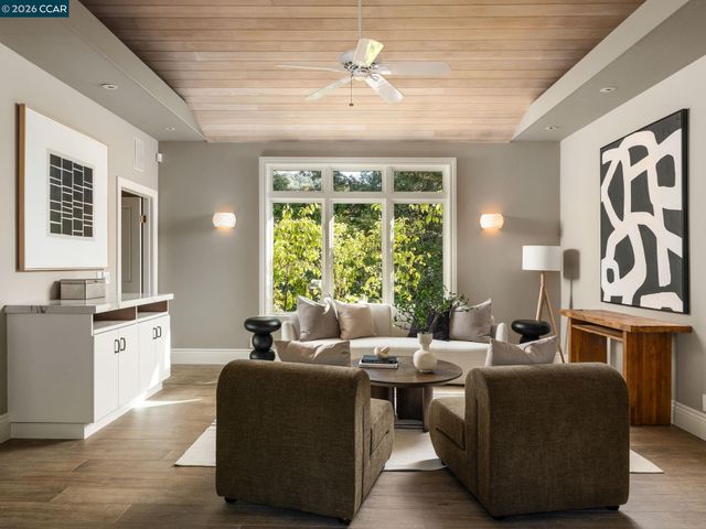 8 Sycamore Rd, Orinda, CA 94563