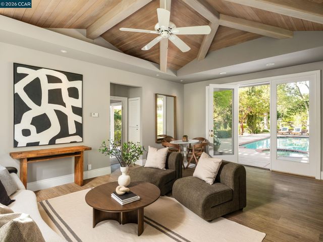 8 Sycamore Rd, Orinda, CA 94563