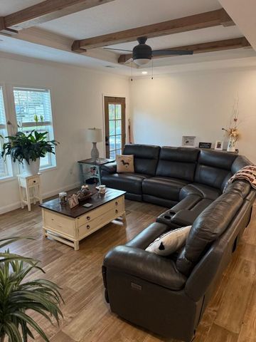 1019 E Reed Road, Lafayette, GA 30728