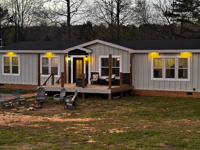 1019 E Reed Road, Lafayette, GA 30728