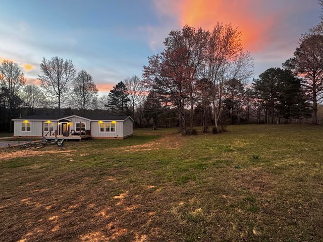 1019 E Reed Road, Lafayette, GA 30728