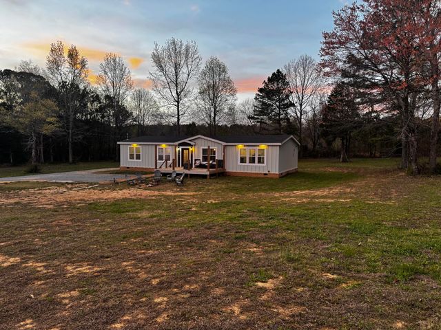 1019 E Reed Road, Lafayette, GA 30728