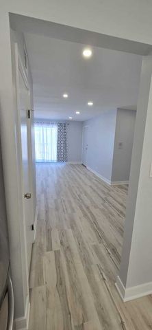 9405 Bay Colony Drive 3W, Des Plaines, IL 60016