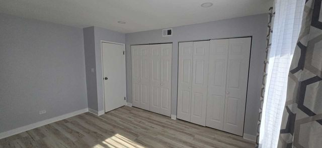 9405 Bay Colony Drive 3W, Des Plaines, IL 60016