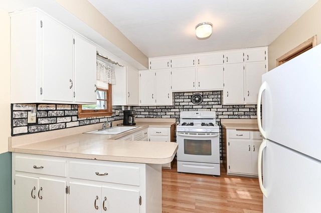 W168N8492 Jacobson DRIVE, Menomonee Falls, WI 53051