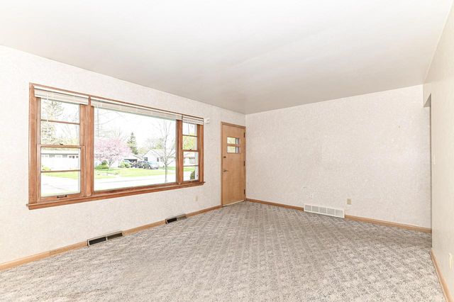 W168N8492 Jacobson DRIVE, Menomonee Falls, WI 53051